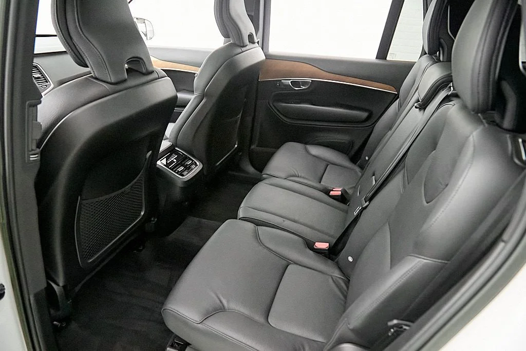 Certified Used 2023 Crystal White Volvo Core image 20