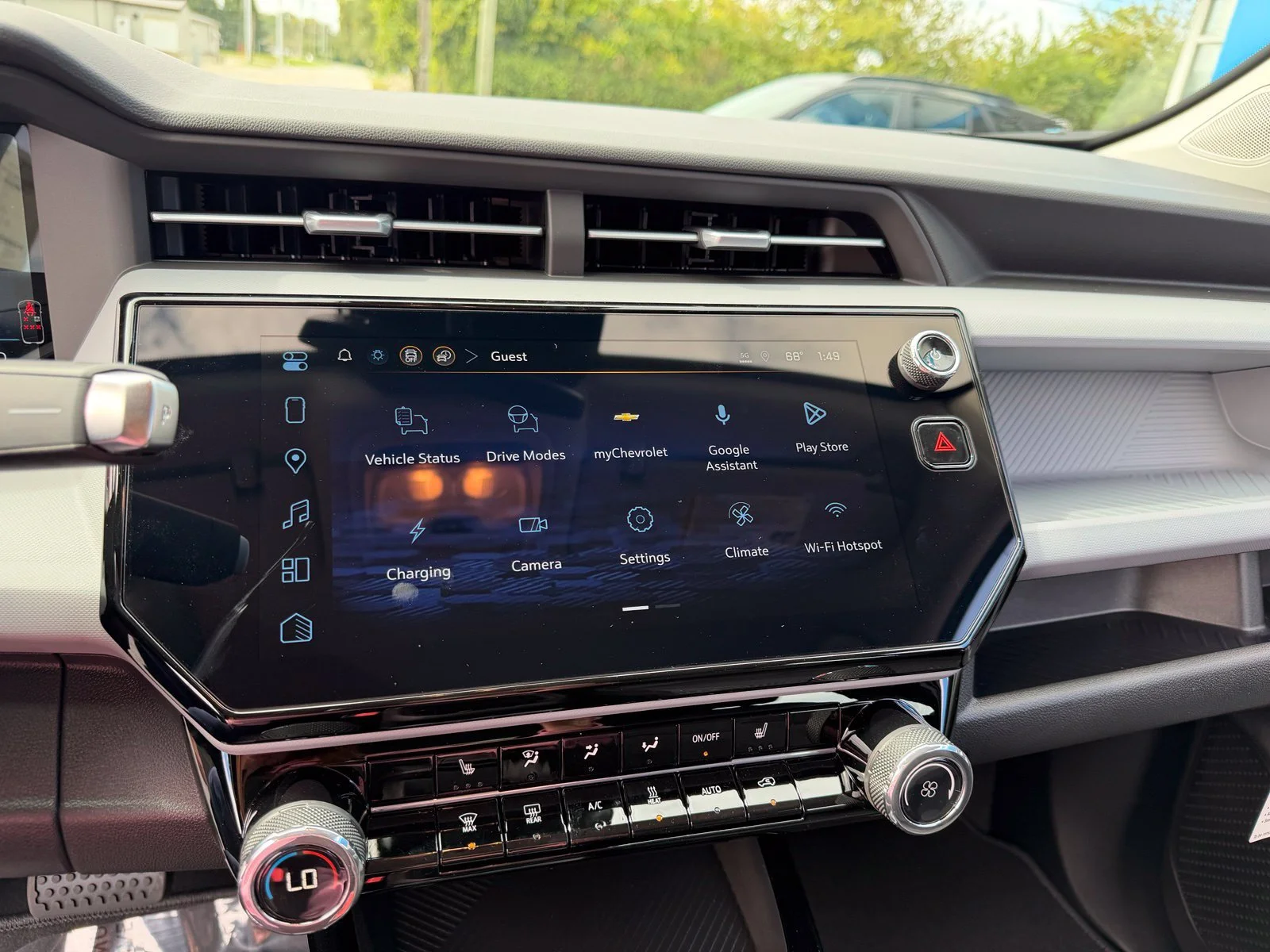 2027 Chevrolet Bolt LT - Photo 15