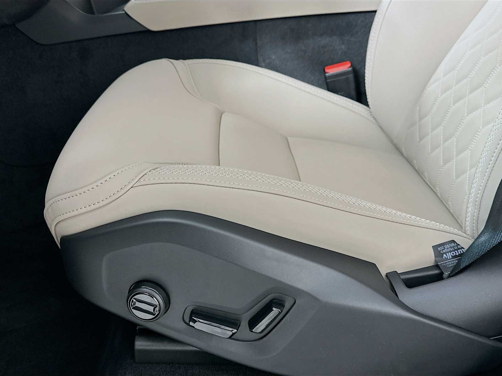 New 2026 Vapour Grey Volvo Plus image 17