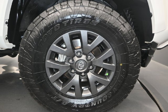 Used 2023 Ice Cap Toyota SR5 image 18