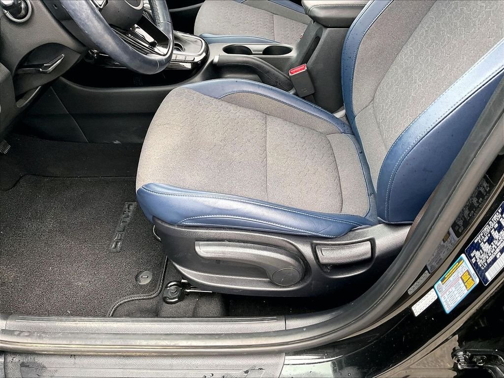 Used 2024 Fusion Black Kia S image 33