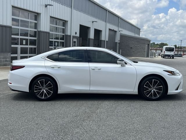 Used 2022 White Lexus 350 image 14