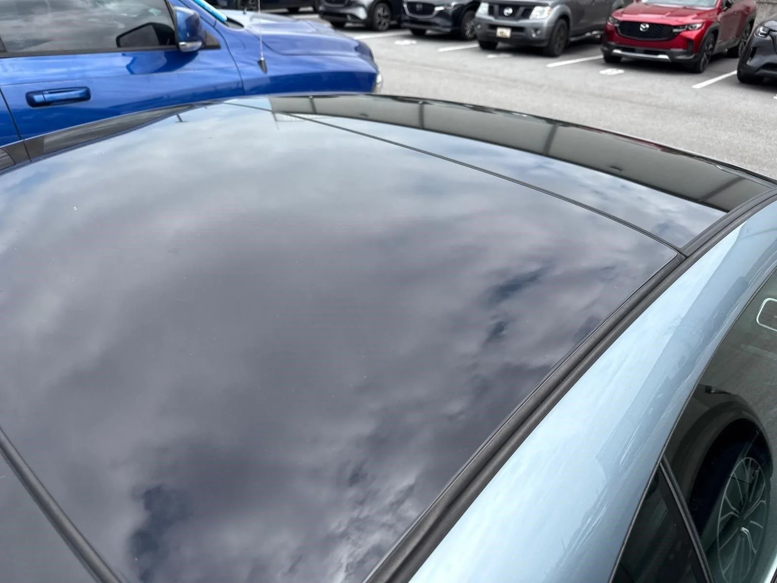 Used 2012 Horizon Blue Metallic Volkswagen Executive image 19