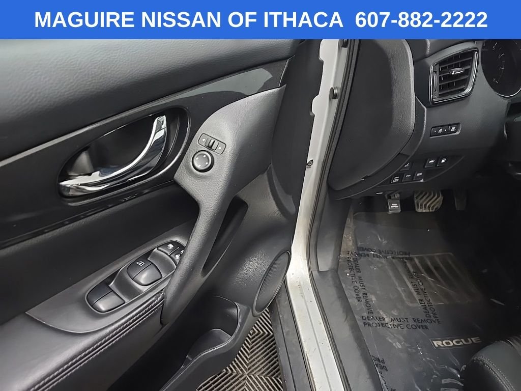 Used 2018 Silver Nissan SV image 27