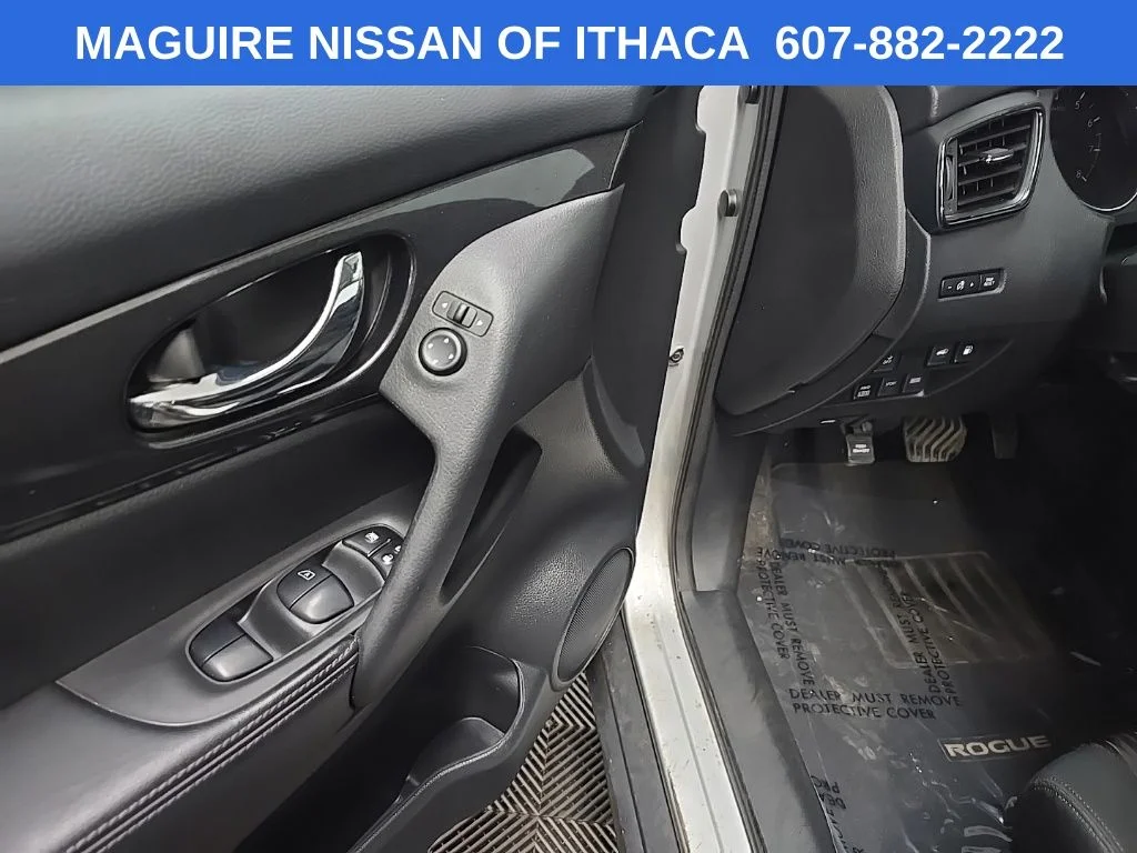 Used 2018 Silver Nissan SV image 27