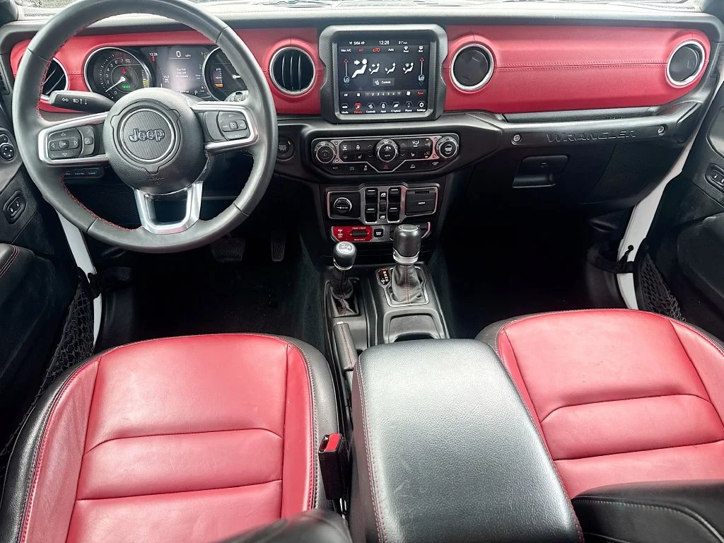 Used 2023 White Jeep Rubicon 20th Anniversary Edition 4xe image 25