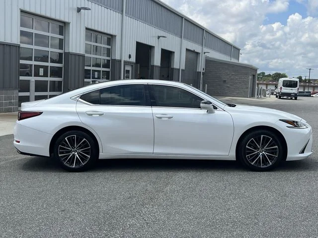 Used 2022 White Lexus 350 image 14