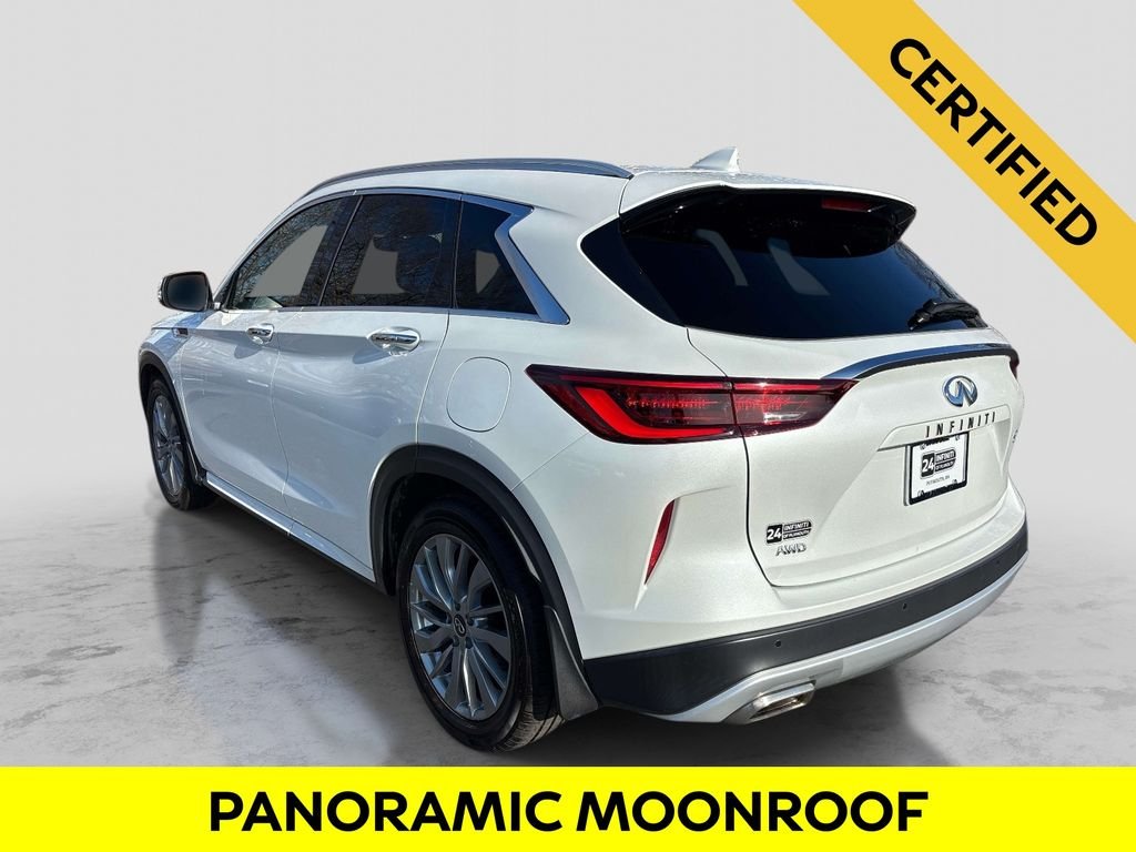 Certified Used 2023 White INFINITI LUXE image 3