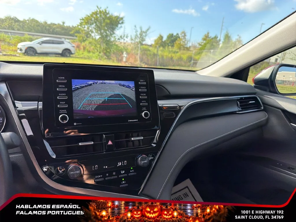 Used 2024  Toyota SE image 22