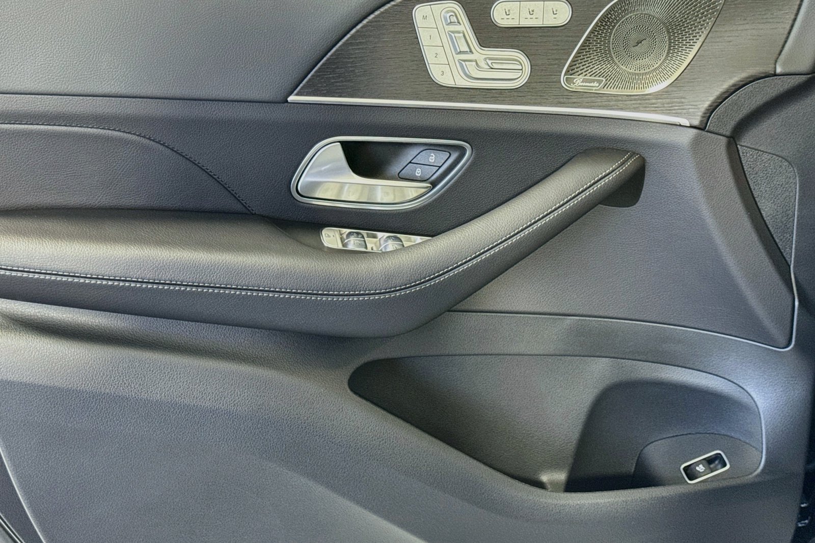 New 2027 Black Mercedes-Benz GLS 450 image 16