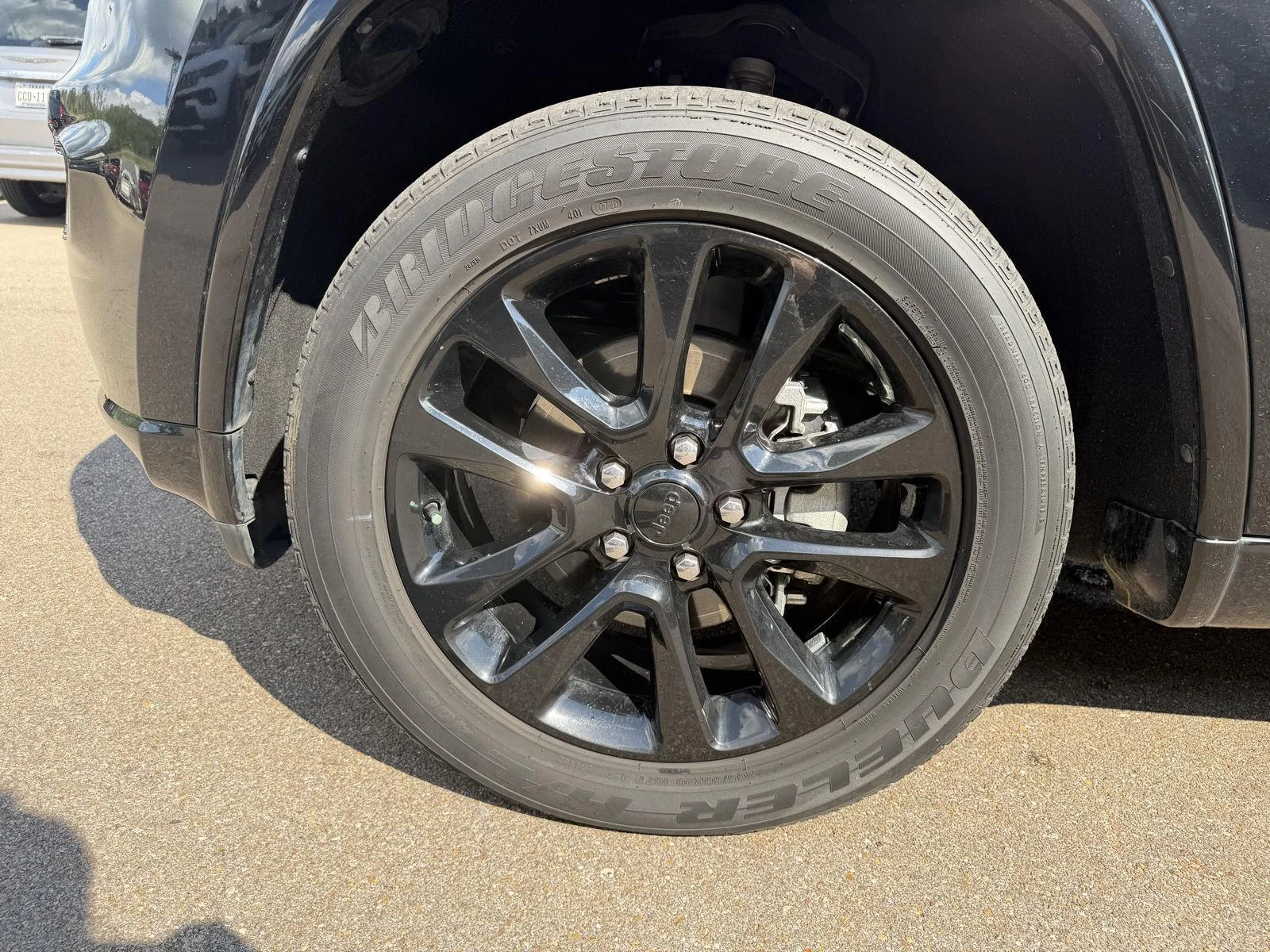 Used 2020 Diamond Black Crystal Pearlcoat Jeep Altitude image 26