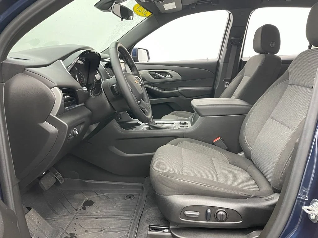 Used 2023 Northsky Blue Metallic Chevrolet LT Cloth image 18