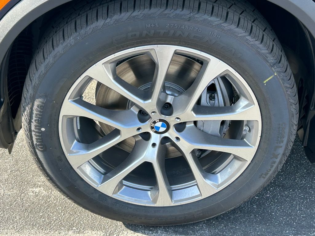 New 2026 Tanzanite Blue II Metallic BMW xDrive50e image 9