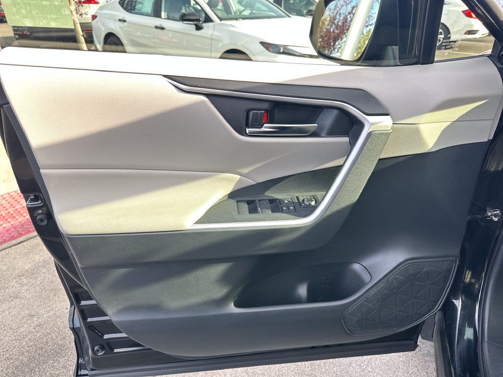 Used 2021 Midnight Black Metallic Toyota XLE image 11