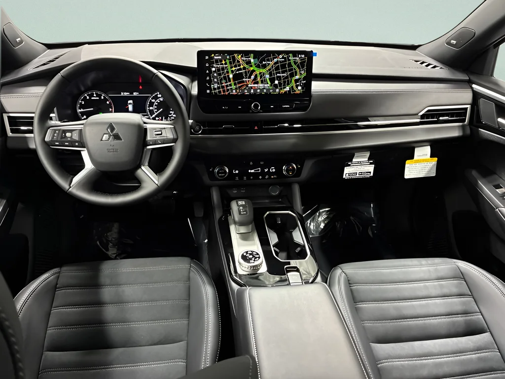New 2026 White Diamond Mitsubishi LE image 9