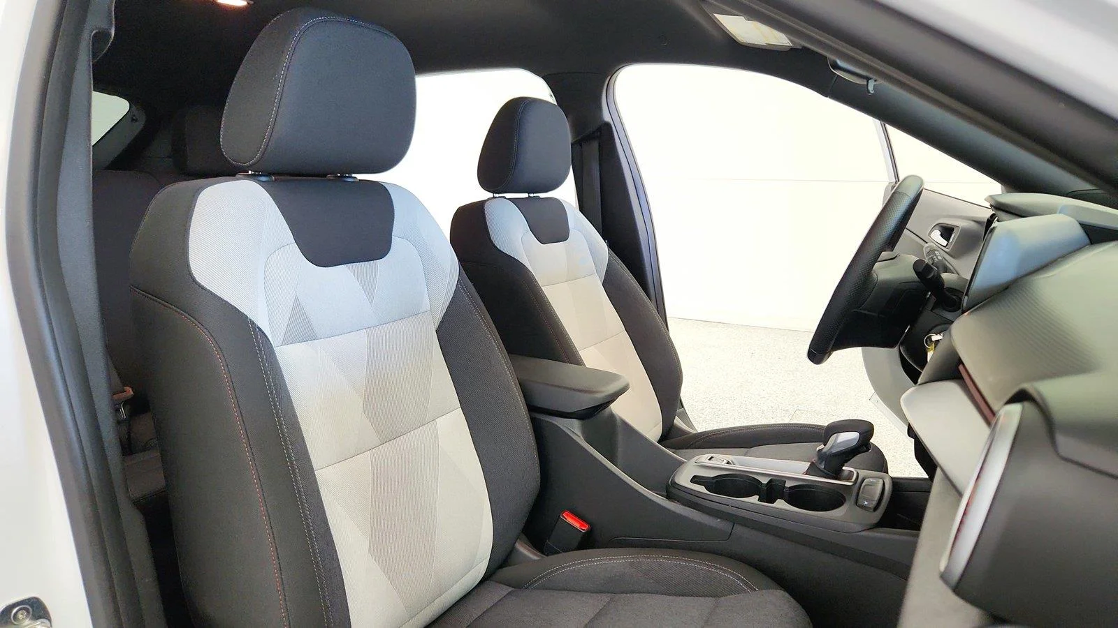 Used 2024 Summit White Chevrolet 1RS image 29