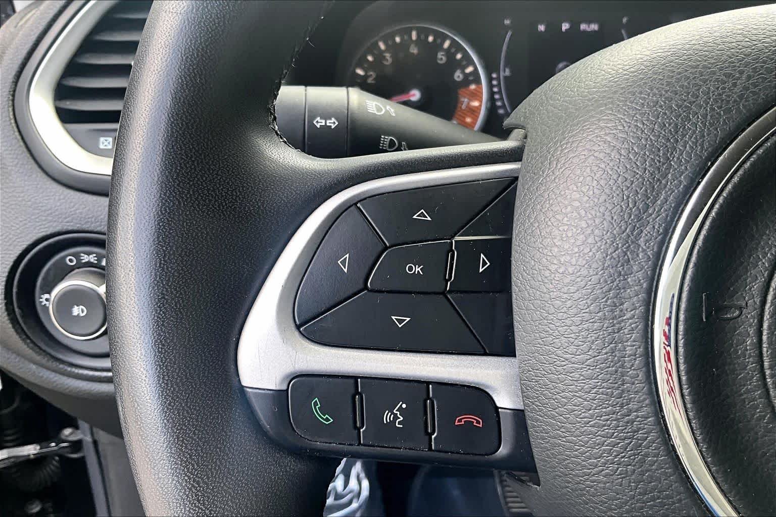 Used 2020 Black Clearcoat Jeep Latitude image 24