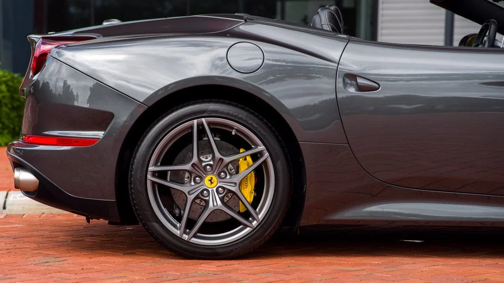 Used 2016 Grigio Silverstone Ferrari T image 8
