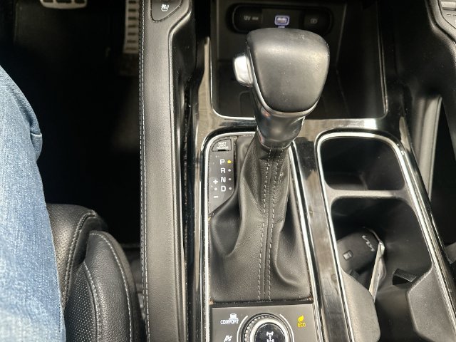 Used 2022 White Kia SX image 24