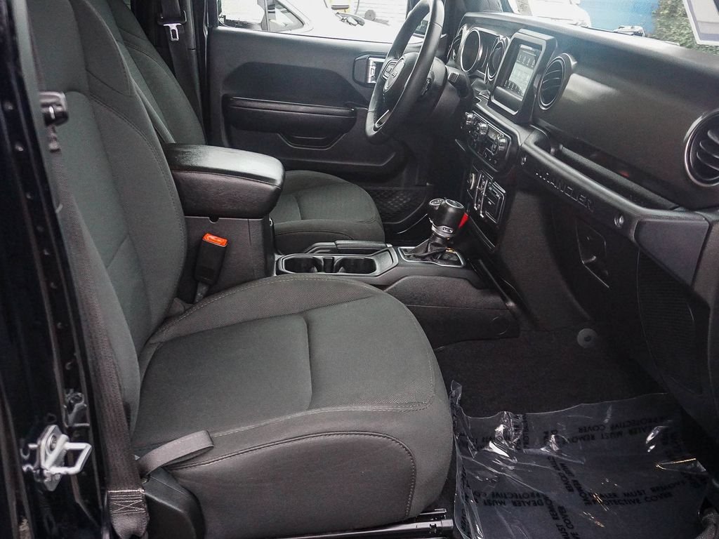 Used 2018 Black Jeep Unlimited Rubicon image 13