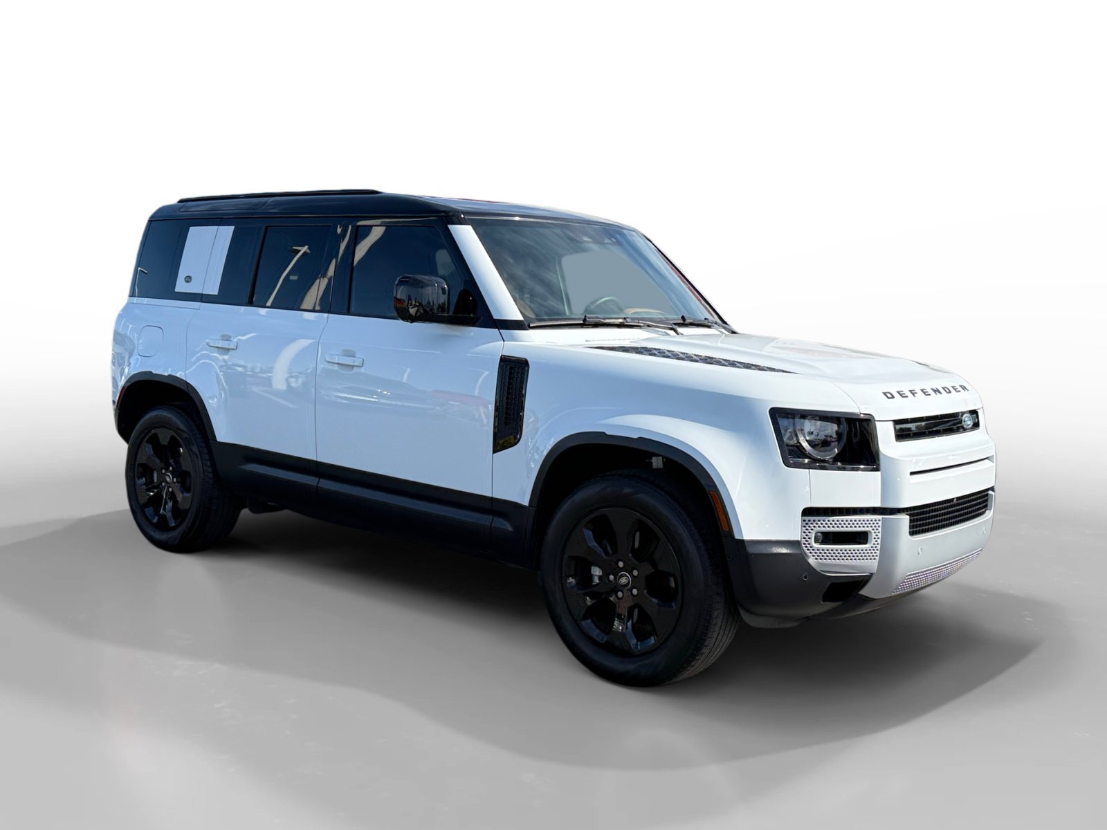 Used 2024 Fuji White Land Rover S image 7
