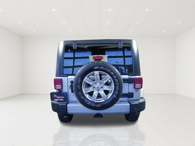Used 2016 Silver Jeep Unlimited Sahara image 6