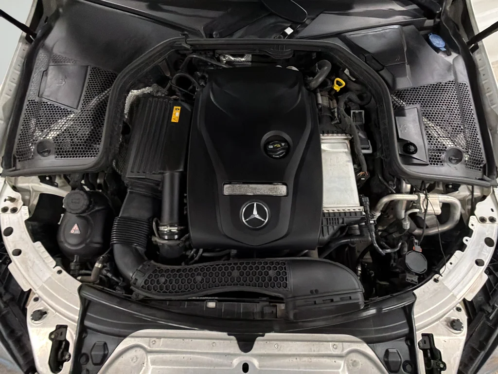 Used 2018 White Mercedes-Benz C 300 image 21