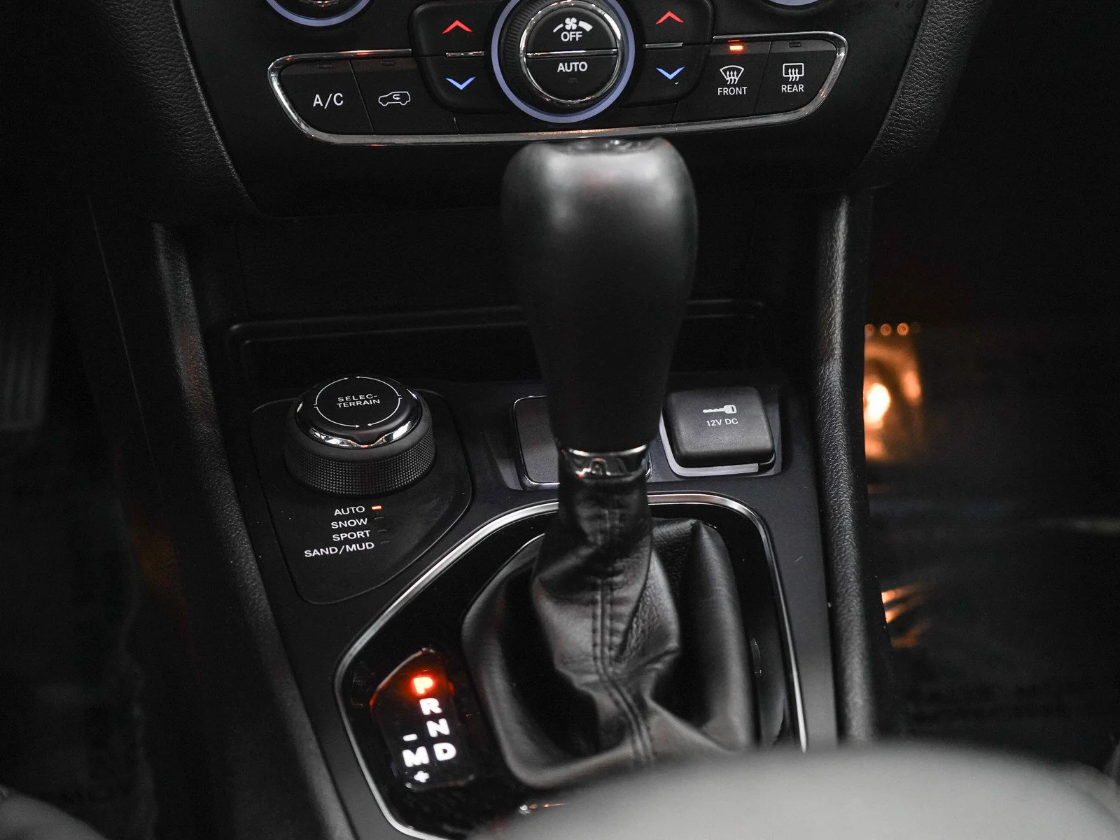 Used 2019 Bright White Clearcoat Jeep Limited image 19