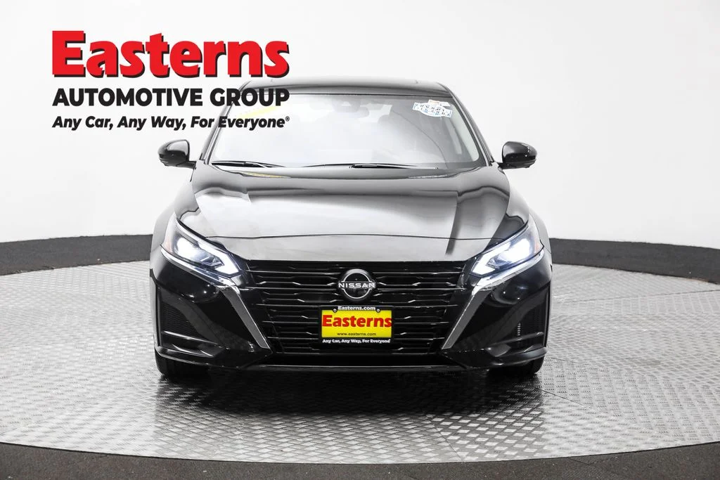 Used 2023 Black Nissan 2.5 SL image 2