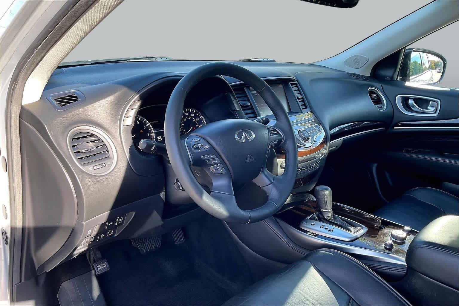 Used 2013 Liquid Platinum INFINITI  image 17