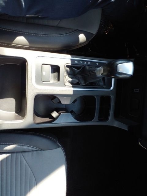 Used 2018 Red Ford SE image 17