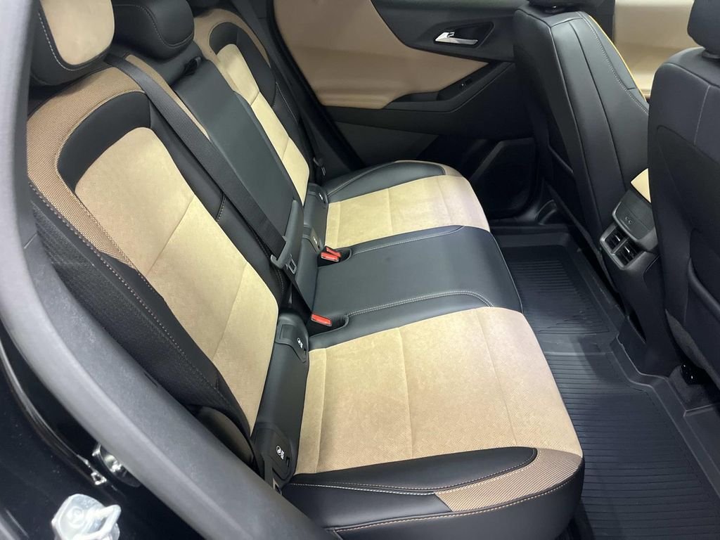 New 2027 Mosaic Black Metallic Chevrolet ACTIV image 28