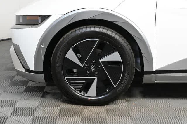 New 2026 Atlas White Matte Hyundai Limited image 13