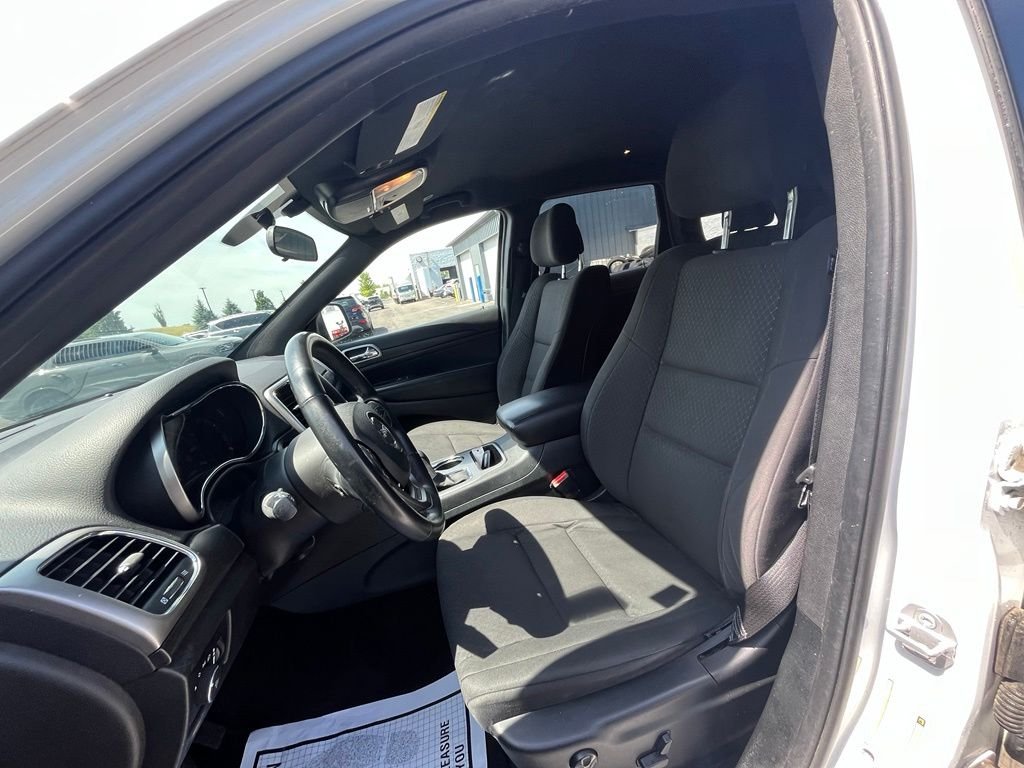 Used 2018 White Jeep Laredo E image 10