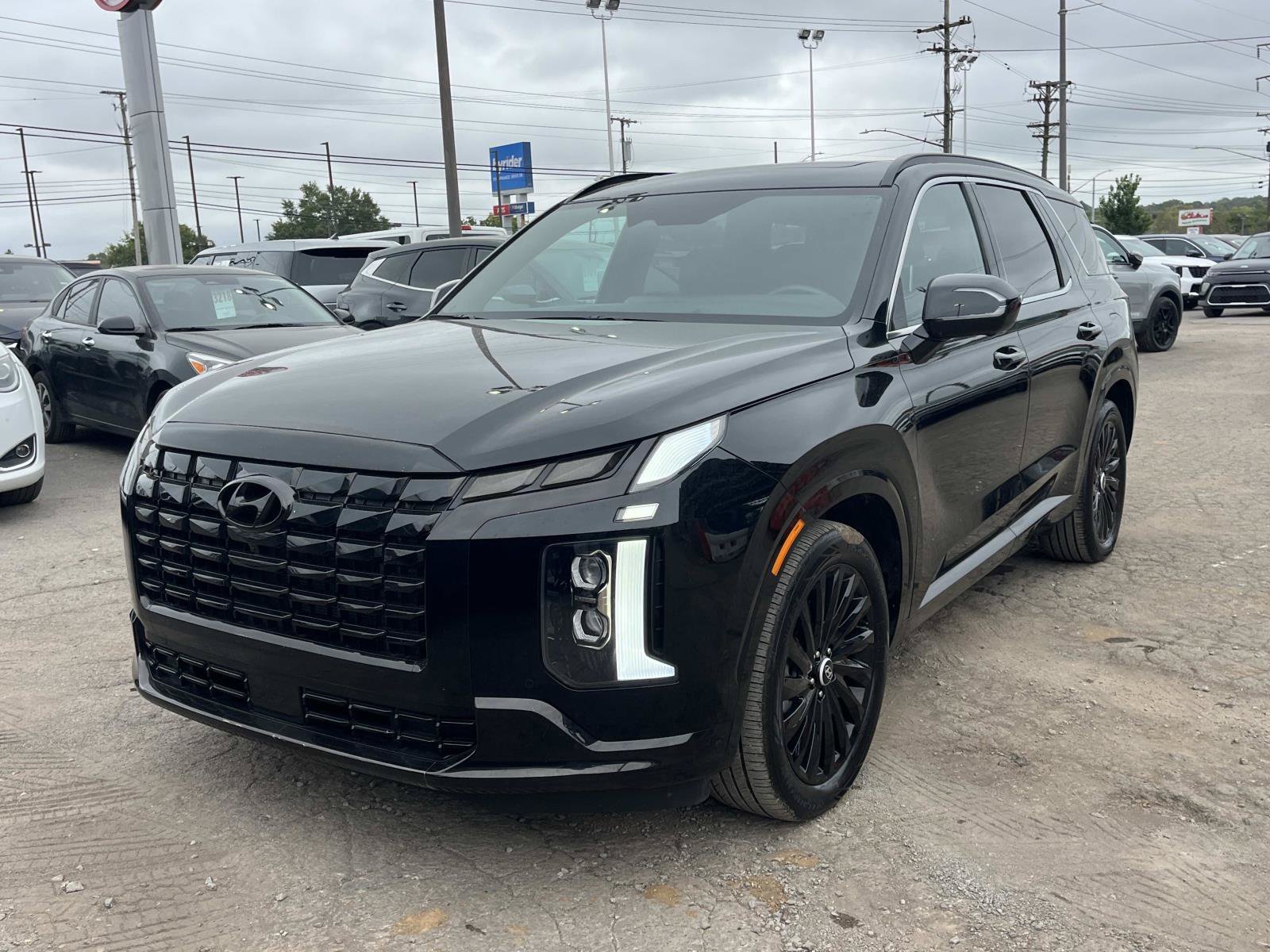 Used 2025 Abyss Black Pearl Hyundai Calligraphy Night Edition image 3