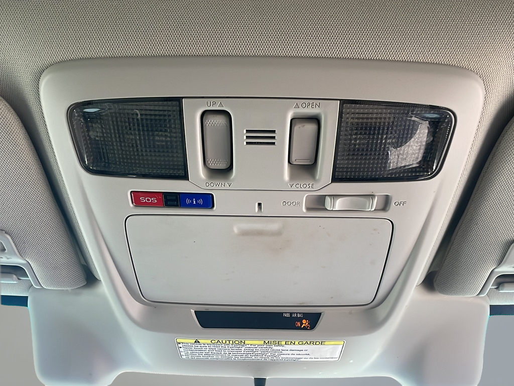 Used 2016 White Subaru 2.5i image 27