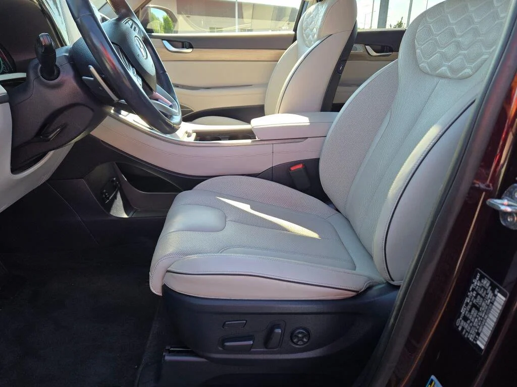 Used 2021 Sierra Burgundy Hyundai Limited image 25