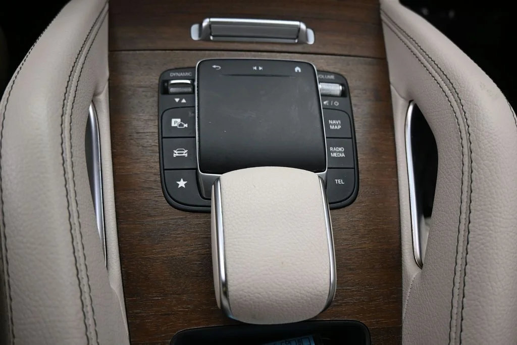 Used 2022 Gold Mercedes-Benz GLE 350 image 27
