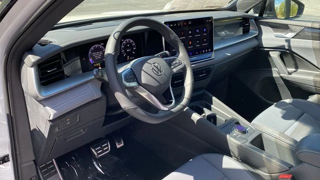 New 2026 White/off-white Volkswagen 2.0T SE R-Line Black image 11
