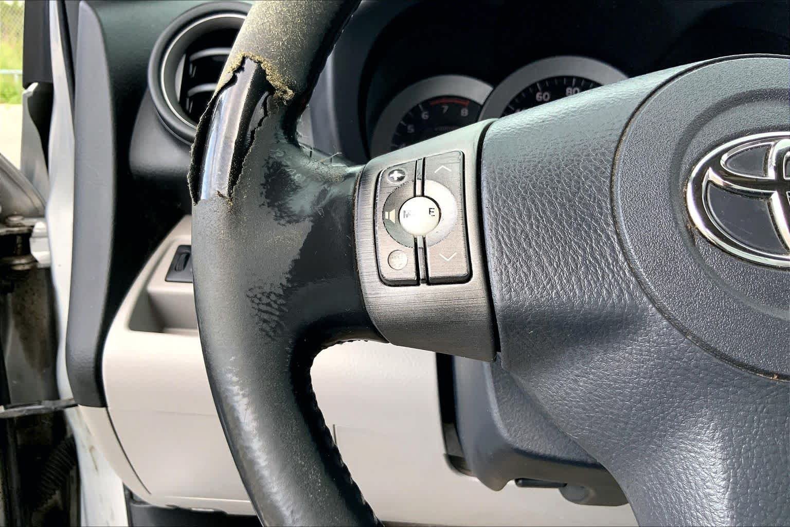 Used 2007 Classic Silver Metallic Toyota Limited image 22