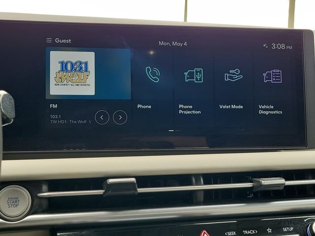 Used 2025 White Hyundai SEL image 24
