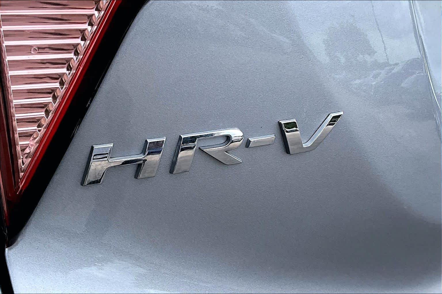 Used 2017 Modern Steel Metallic Honda LX image 29