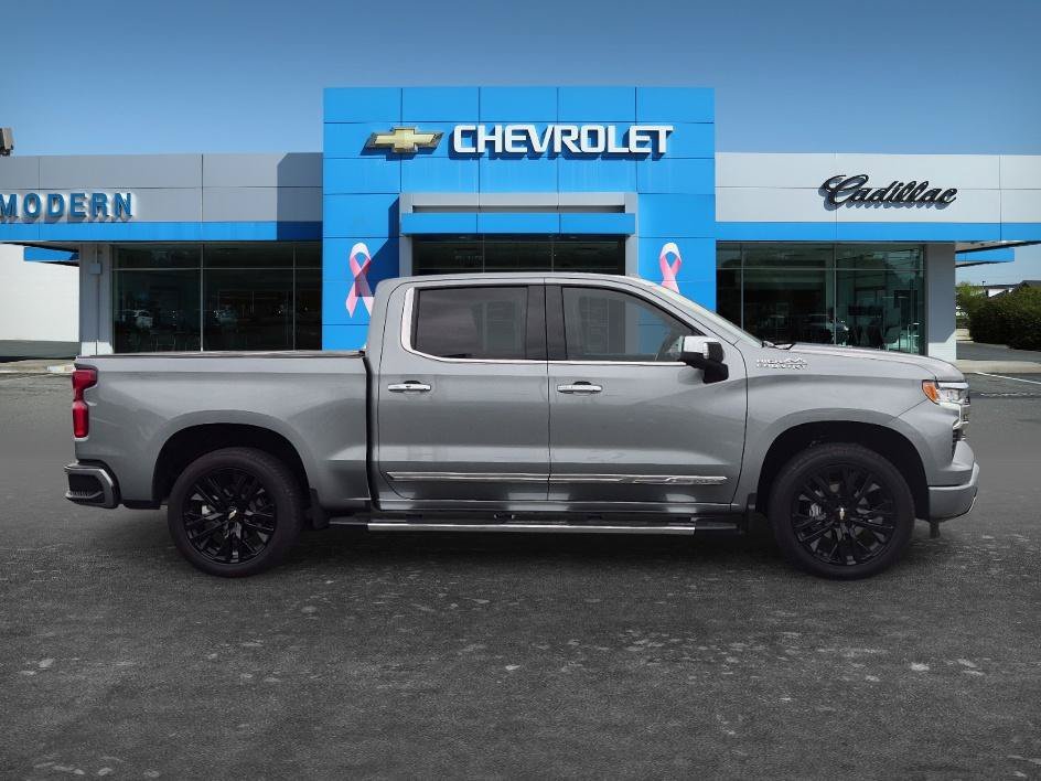 Used 2025 Sterling Gray Metallic Chevrolet High Country image 6
