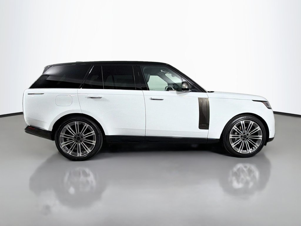 New 2026 Fuji White Land Rover SE image 32