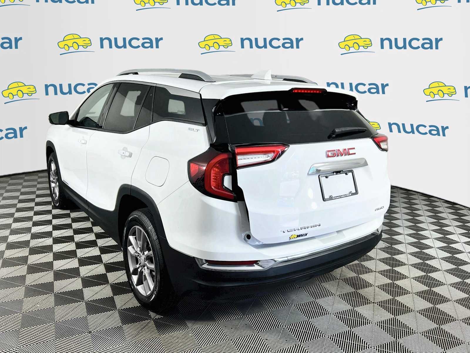 Used 2024 Summit White GMC SLT image 5