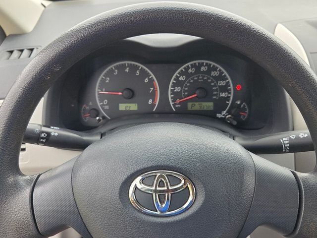 Used 2013 Gray Toyota L image 21