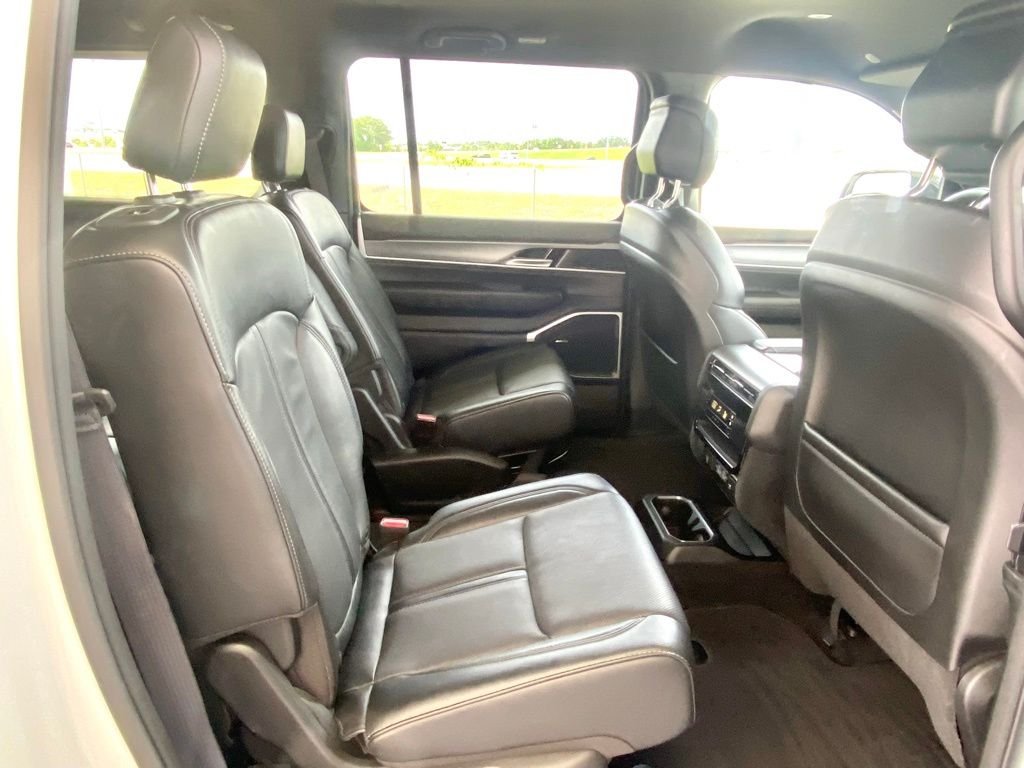 Used 2025 White Jeep Series II image 26