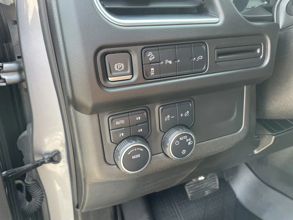 Used 2021 Satin Steel Metallic Chevrolet Z71 image 20