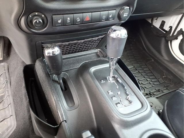 Used 2018 White Jeep Unlimited Sahara image 26