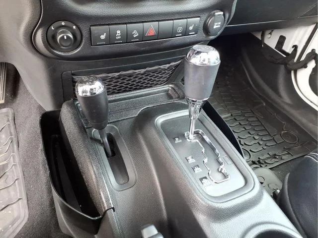 Used 2018 White Jeep Unlimited Sahara image 26